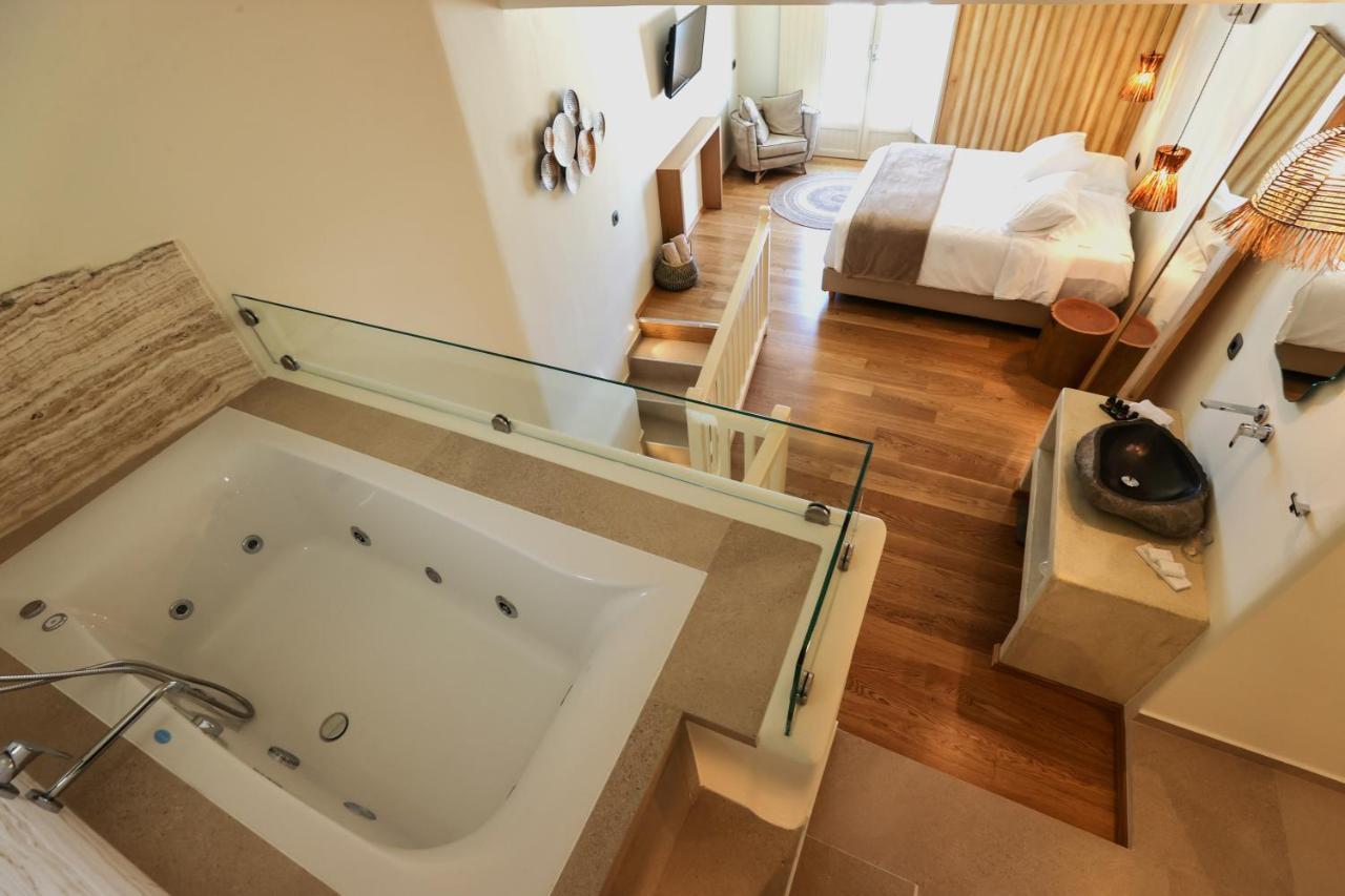 Life Suites Турлос Екстериор снимка